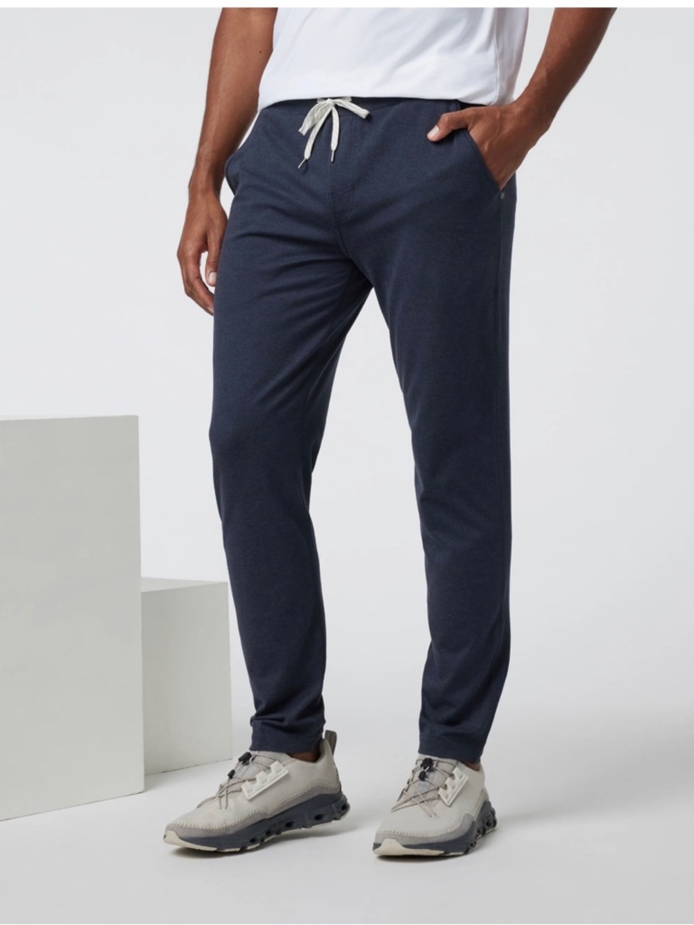 Vuori men’s dark blue ponto performance pants size XL